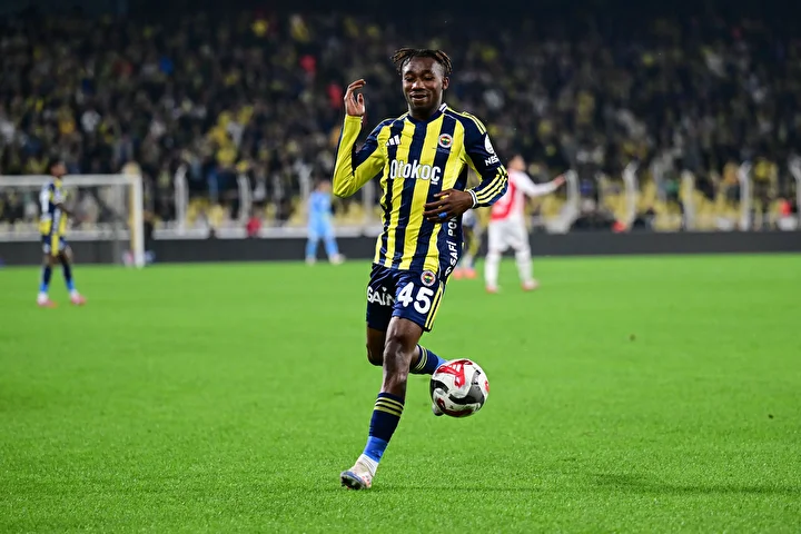 Eski hakem Fenerbahçe'nin kazandığı penaltıyı değerlendirdi! "Enteresan" 2 eski hakem fenerbahcenin kazandigi penaltiyi degerlendirdi enteresan 1 pAfVU9eH