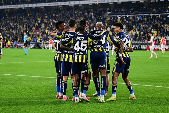 Eski hakem Fenerbahçe'nin kazandığı penaltıyı değerlendirdi! "Enteresan" 3 eski hakem fenerbahcenin kazandigi penaltiyi degerlendirdi enteresan 2 AYHit4rC
