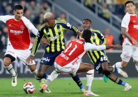 Eski hakem Fenerbahçe’nin kazandığı penaltıyı değerlendirdi! “Enteresan” eski hakem fenerbahcenin kazandigi penaltiyi degerlendirdi enteresan 5MOWiXBc.webp
