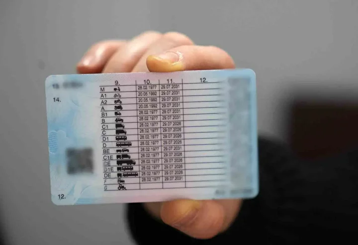 Eski tip ehliyetlerin yenilenmesi için son günler: Fiyat 15 liradan 7 bin 438 liraya çıkacak 4 eski tip ehliyetlerin yenilenmesi icin son gunler fiyat 15 liradan 7 bin 438 liraya TN5HQJwq