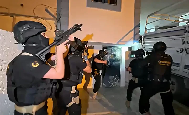 esnaftan zorla para alarak deasa finans saglayan 19 kuskulu gozaltina alindi 0 Uw2LgQyv