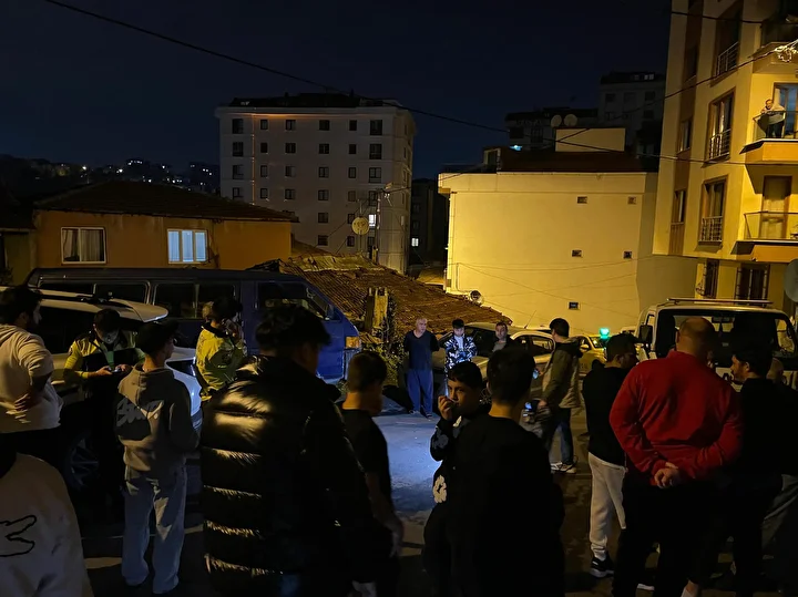 eyupsultanda sofor hakimiyetini kaybetti yokus asagi inerken 8 araca carpip ortaligi savas alanina cevirdi TRFvtF59