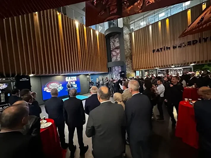 Fatih'te 'Gazze Uygunluk Sergisi' açıldı: Sanat düzgünlüğe dönüştü umut Gazze'ye ulaştı 2 fatihte gazze uygunluk sergisi acildi sanat duzgunluge donustu umut gazzeye ulasti 1 c7ssbNRj