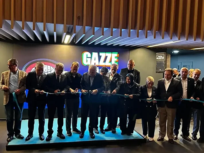 Fatih'te 'Gazze Uygunluk Sergisi' açıldı: Sanat düzgünlüğe dönüştü umut Gazze'ye ulaştı 4 fatihte gazze uygunluk sergisi acildi sanat duzgunluge donustu umut gazzeye ulasti 3 NQsMM3OO