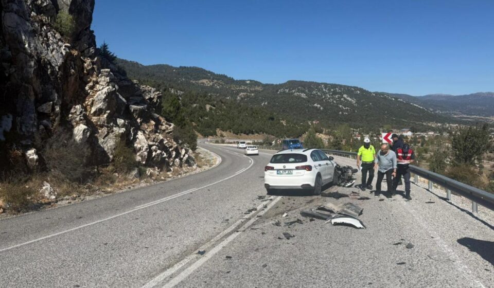 feci kaza arabanin altina giren motosikletli hayatini kaybetti PCeDjRG4.jpg