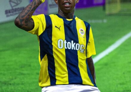 Fenerbahçe büyük umutlarla gelen yıldızıyla yollarını ayırabilir! 2 talibi var fenerbahce buyuk umutlarla gelen yildiziyla yollarini ayirabilir 2 talibi var taIV2lbn.jpg