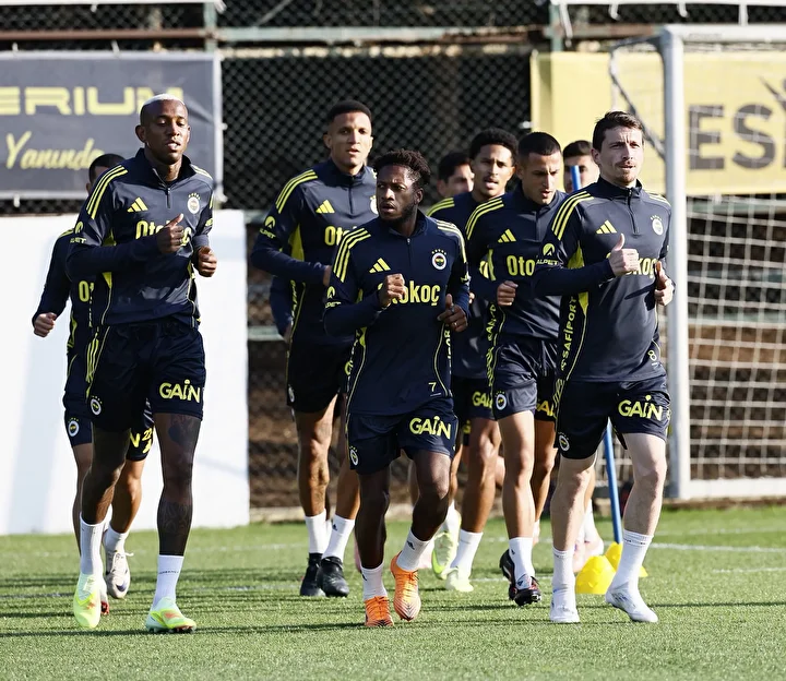 Fenerbahçe - Fatih Karagümrük Maç Takımı ve Mümkün 11’ler 1 fenerbahce fatih karagumruk mac takimi ve mumkun 11ler 0 JGLBRJy4