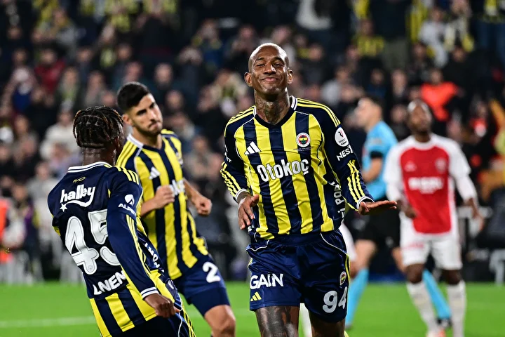 fenerbahce kadrosu icin carpici tespit bir cop oyuncu yiginligi var 1 XAFviCHH