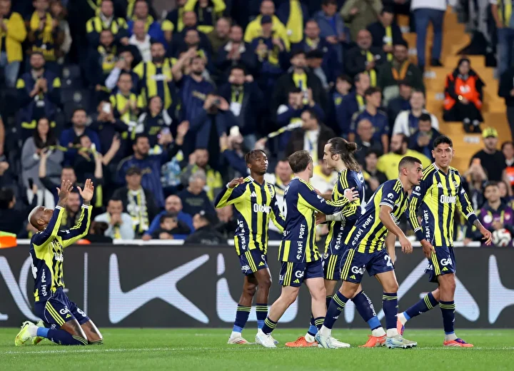 fenerbahce kadrosu icin carpici tespit bir cop oyuncu yiginligi var 4 79FCPcei