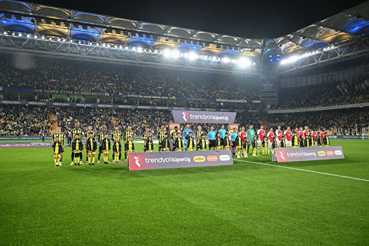 fenerbahce karagumruk macina damga vuran an devre ortasinda stadi terk etti 0
