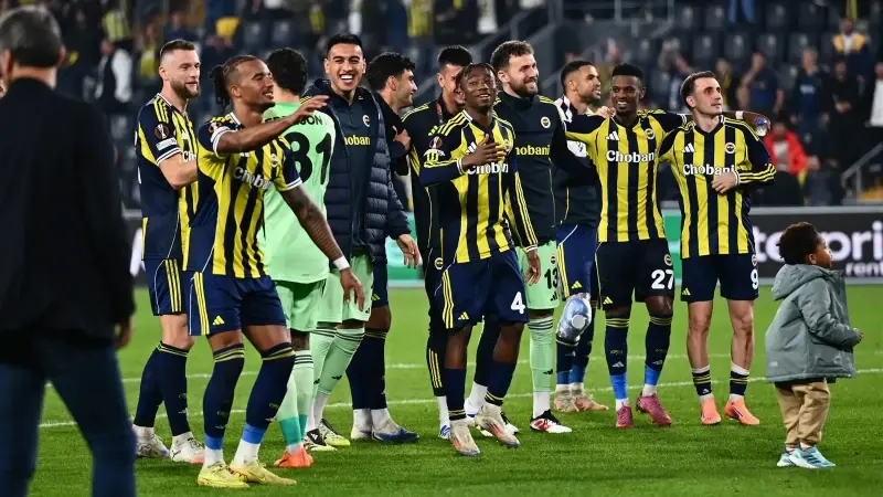 fenerbahce taraftari alman basininda gundem oldu istanbulun cehennemi mtJIicdA.webp