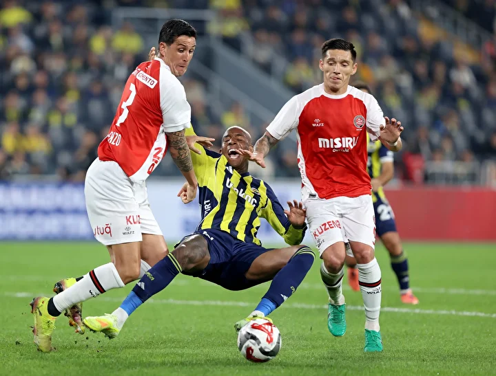 fenerbahce taraftari yildiz ismi islikladi kerem akturkoglu ortaya girdi 0 b8dZShk3