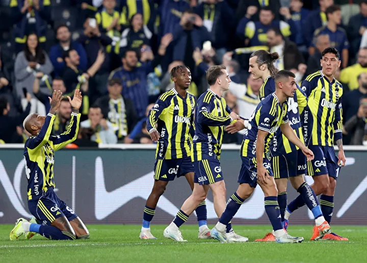 fenerbahce taraftari yildiz ismi islikladi kerem akturkoglu ortaya girdi 2 S2zOSDCG