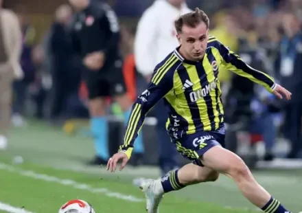 Fenerbahçe taraftarı yıldız ismi ıslıkladı! Kerem Aktürkoğlu ortaya girdi fenerbahce taraftari yildiz ismi islikladi kerem akturkoglu ortaya girdi bqm9uI2i.webp
