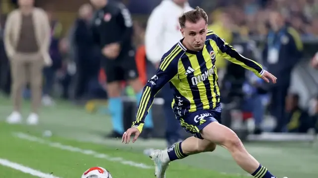 fenerbahce taraftari yildiz ismi islikladi kerem akturkoglu ortaya girdi bqm9uI2i.webp