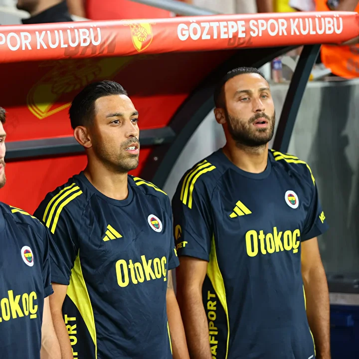 fenerbahcede 2 oyuncu takim disi birakildi ekip arkadasi carpici paylasim yapti 1 EMiEgAOy