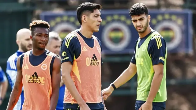 fenerbahcede 2 oyuncu takim disi birakildi ekip arkadasi carpici paylasim yapti GtczmKR9.webp