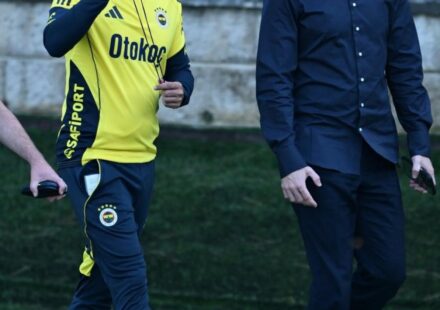 fenerbahcede kazan kayniyor sadettin saran ali kocun 1 numarasini gonderiyor PtedLqPA.jpg