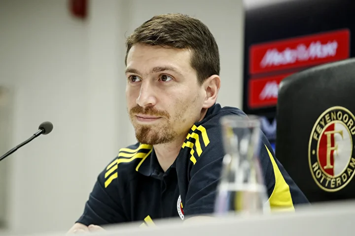 fenerbahcede mert hakana buyuk sok gormek istemiyoruz 2 QYr1BBC8