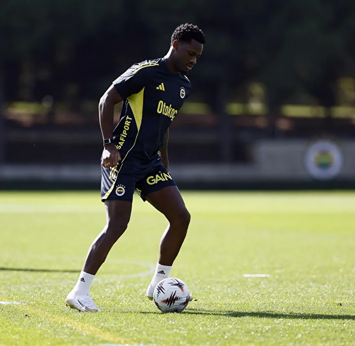 fenerbahcede stuttgart maci oncesi flas jhon duran gelismesi takimda yer alacak mi 2 LvKKuYEn