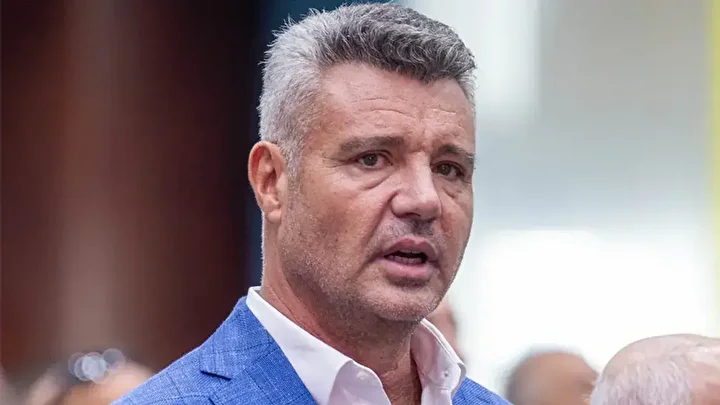 fenerbahcede yaprak dokumu basliyor idare karariyla 4 ayrilik resmilesti 5 9QWpNLbL
