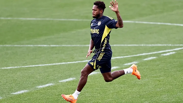 fenerbahcede yildiz futbolcuyu tedesco kurtardi saygisizligi olmadi 3 I2sWRjay