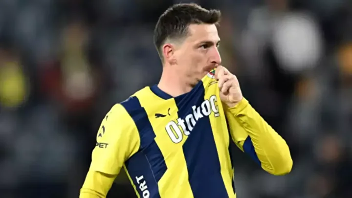 fenerbahcede yildiz futbolcuyu tedesco kurtardi saygisizligi olmadi 7 ApOIAVcL