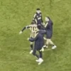 fenerbahceli yildizdan mac sonu reaksiyon direkt soyunma odasina gitti goruntu Wl8O7EcP.webp