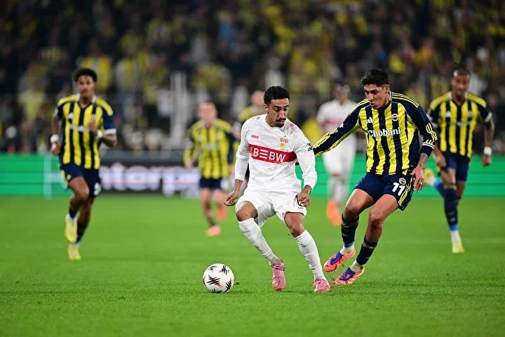 Fenerbahçeli yıldızın bacağının son hali şoke etti! Hakem sarı kartla geçiştirdi 1 fenerbahceli yildizin bacaginin son hali soke etti hakem sari kartla gecistirdi 0 2B24OpVf