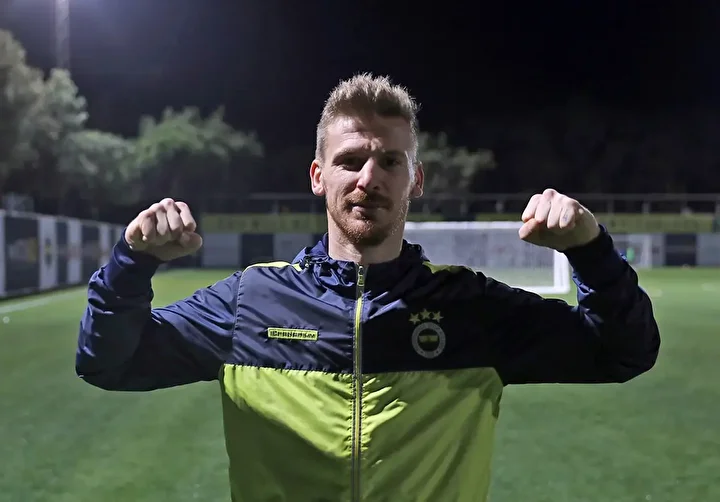 fenerbahcelileri cildirtan futbolcu forma bile giymeden servet kazandi 1 VjLWATQ6