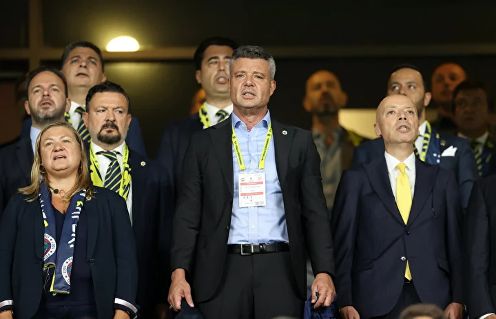 fenerbahcenin orta transfer listesi sizdirildi 4 oyuncu ortaya cikti 0 CLKh4Hgs