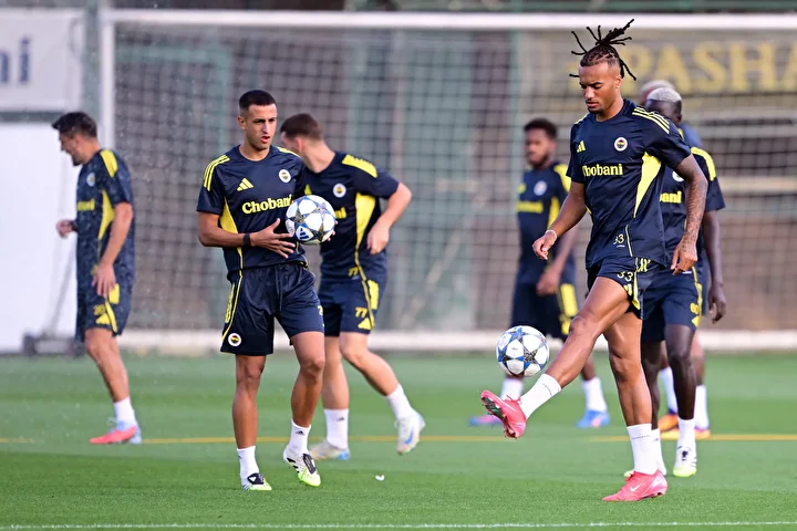 Fenerbahçe'nin Portekiz kampı ayrıntıları ortaya çıktı: Günlük yapılan antrenman dakikası herkesi şaşırttı 2 fenerbahcenin portekiz kampi ayrintilari ortaya cikti gunluk yapilan antrenman dakikasi herkesi sasirtti 1 u3yLesbq