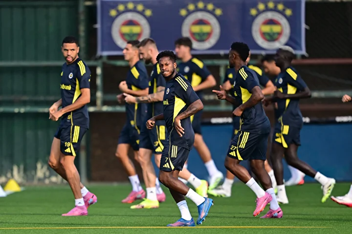 Fenerbahçe'nin Portekiz kampı ayrıntıları ortaya çıktı: Günlük yapılan antrenman dakikası herkesi şaşırttı 5 fenerbahcenin portekiz kampi ayrintilari ortaya cikti gunluk yapilan antrenman dakikasi herkesi sasirtti 4 BuUb1zMF