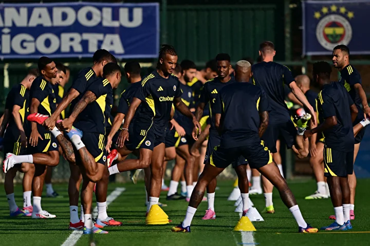 Fenerbahçe'nin Portekiz kampı ayrıntıları ortaya çıktı: Günlük yapılan antrenman dakikası herkesi şaşırttı 6 fenerbahcenin portekiz kampi ayrintilari ortaya cikti gunluk yapilan antrenman dakikasi herkesi sasirtti 5 9L4EBYNI
