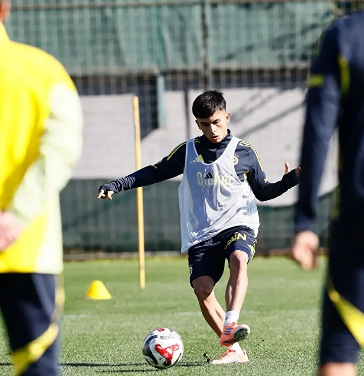 fenerbahceye yeni arda guler a grupla antrenmanlara basladi 3 RKKSyQyA