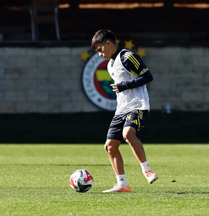 fenerbahceye yeni arda guler a grupla antrenmanlara basladi 4 CuKMbmum