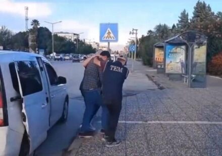 FETÖ’nün Hava Kuvvetleri mahrem yapısına baskın! fetonun hava kuvvetleri mahrem yapisina baskin MbSRuR4s.jpg