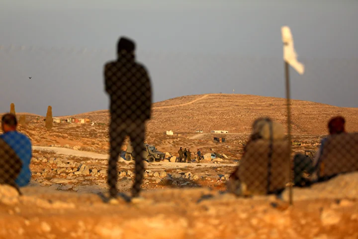 filistinli al amur ailesi filistin topraklarini gasbeden israillilerin taarruzlara karsi nobet tutuyor 2 FAkBMVHe