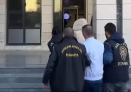 Firari ikili kelepçe: Yakalandılar! firari ikili kelepce yakalandilar FNUNIw7Y.jpg