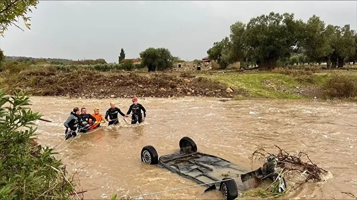 focadaki selde aci ayrinti kiziyla telefonda gorusurken sel sularina kapildi 6 167BKi2A
