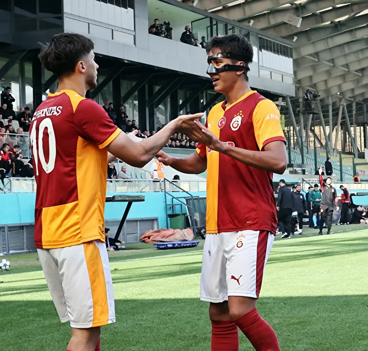 Galatasaray U19 - Bodo/Glimt U19 UEFA Gençlik Ligi maçı nefes kesti! Kazanan son dakikada muhakkak oldu 2 galatasaray u19 bodoglimt u19 uefa genclik ligi maci nefes kesti kazanan son dakikada u8XPZqcl