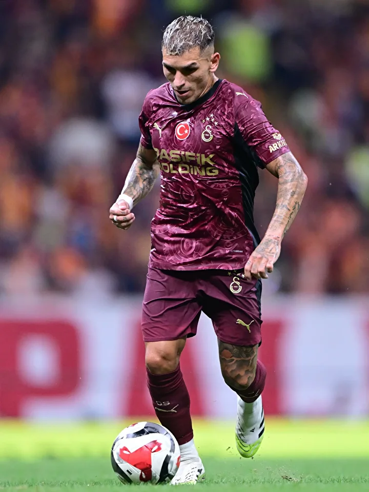 Galatasaraylı yıldızdan büyük fedakarlık: Babası kalp krizi geçirmesine karşın Bodo maçında oynadı 3 galatasarayli yildizdan buyuk fedakarlik babasi kalp krizi gecirmesine karsin bodo macinda oynadi 2