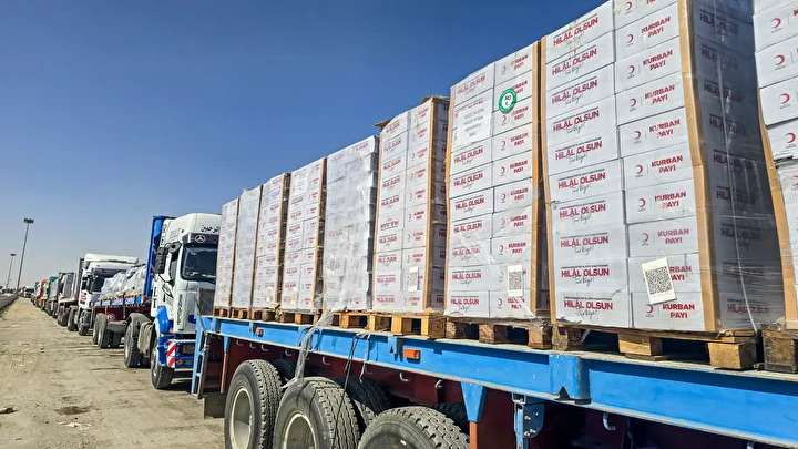 gazze seridine insani yardim tasiyan yeni tir konvoyu gazzeye giris yapti 4 t2eTOg5r