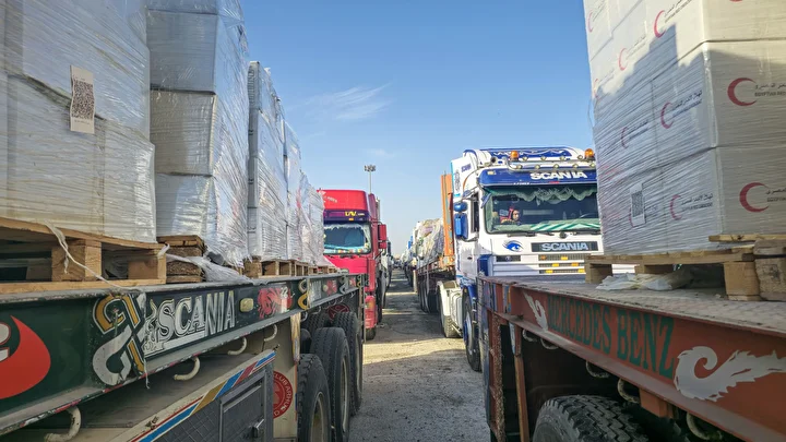 gazze seridine insani yardim tasiyan yeni tir konvoyu gazzeye giris yapti 9 rVPsY7m4