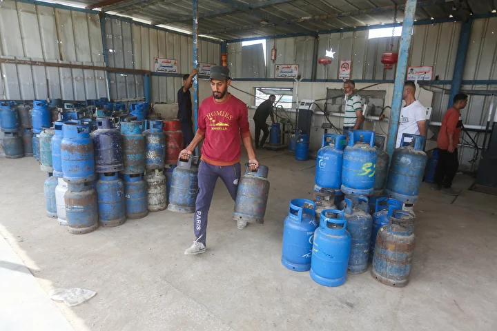 Gazze Şeridi'ne tüp gaz krizi: Filistinliler kuyrukta bekledi 14 gazze seridine tup gaz krizi filistinliler kuyrukta bekledi 13 fRCfgCws