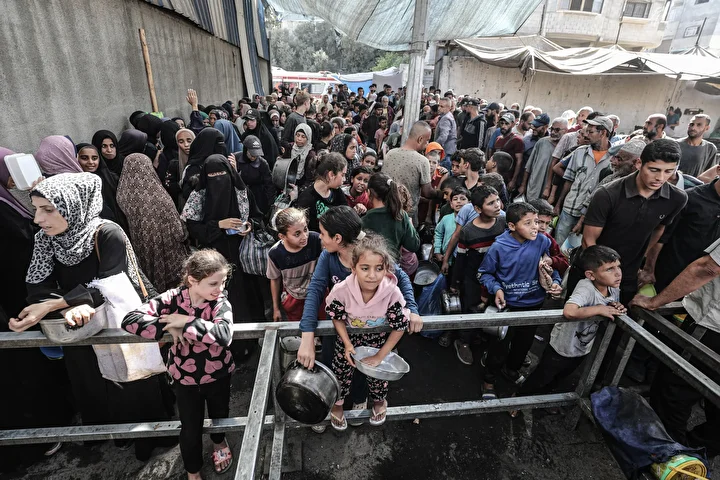 gazzede aclikla caba eden filistinlilere yemek dagitildi 5 b3PkMy79