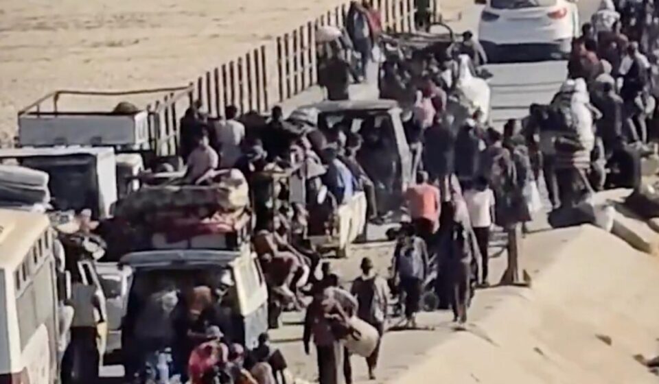 Gazze’de ateşkes sonrası konuta dönüşler sürüyor: ‘Türkiye savaşı bitirdi, Allah razı olsun’ gazzede ateskes sonrasi konuta donusler suruyor turkiye savasi bitirdi allah razi olsun 9DvilePJ.jpg