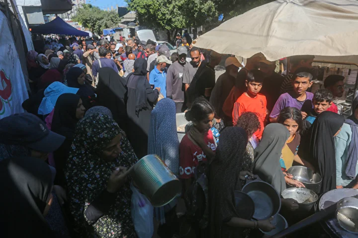 gazzede hayir kurumlari gereksinim sahiplerine sicak yemek dagitiyor 4 cOzKFQLG