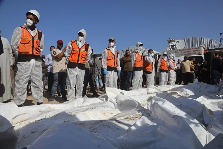 gazzede kimlikleri tespit edilemeyen 54 filistinli icin cenaze merasimi yapildi 28 E4z7WgN2