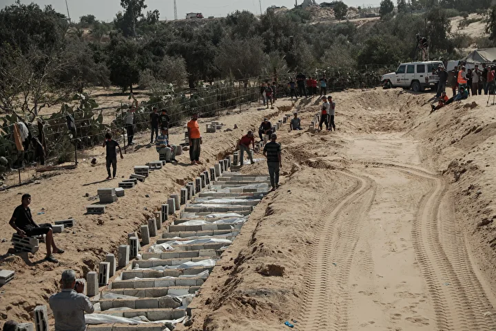 gazzede kimlikleri tespit edilemeyen 54 filistinlinin naasi deyr belaha getirildi 0 yddcDJUm